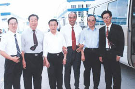 山东省副书记‖、省长韩寓群‖，省委常委烟台市委书记焉荣竹到公司视察（2003年9月）